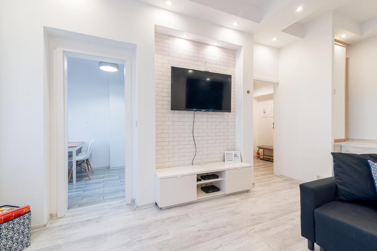 Lux Apartment In White Гданск Екстериор снимка